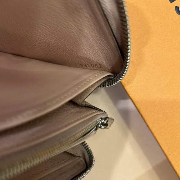 Louis Vuitton Pink Jasmin Mahina Leather Zip Around Wallet - Picture 12 of 12